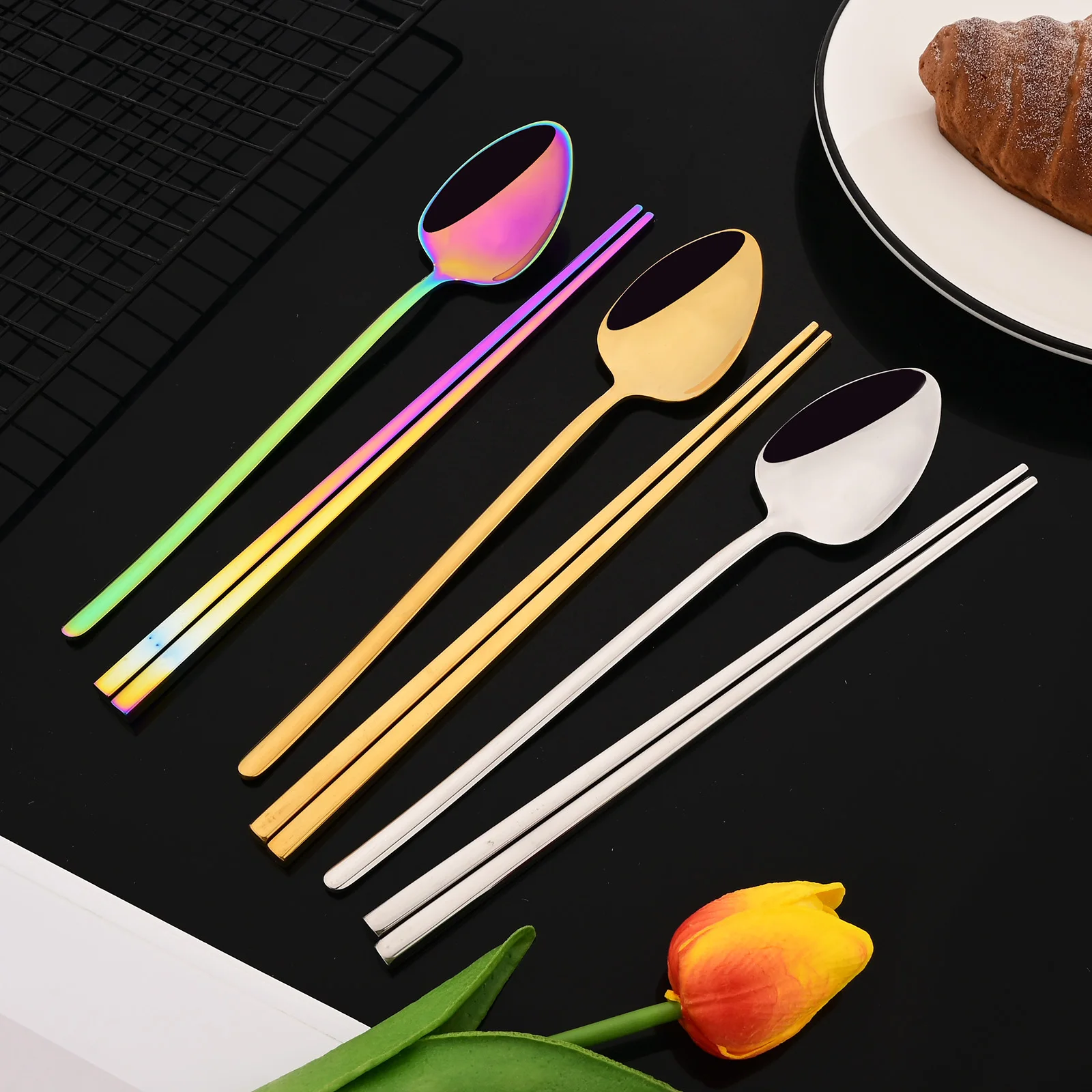 Peralatan makan Set isi 8 buah - Gold Plated Cutlery ulasan dan harga