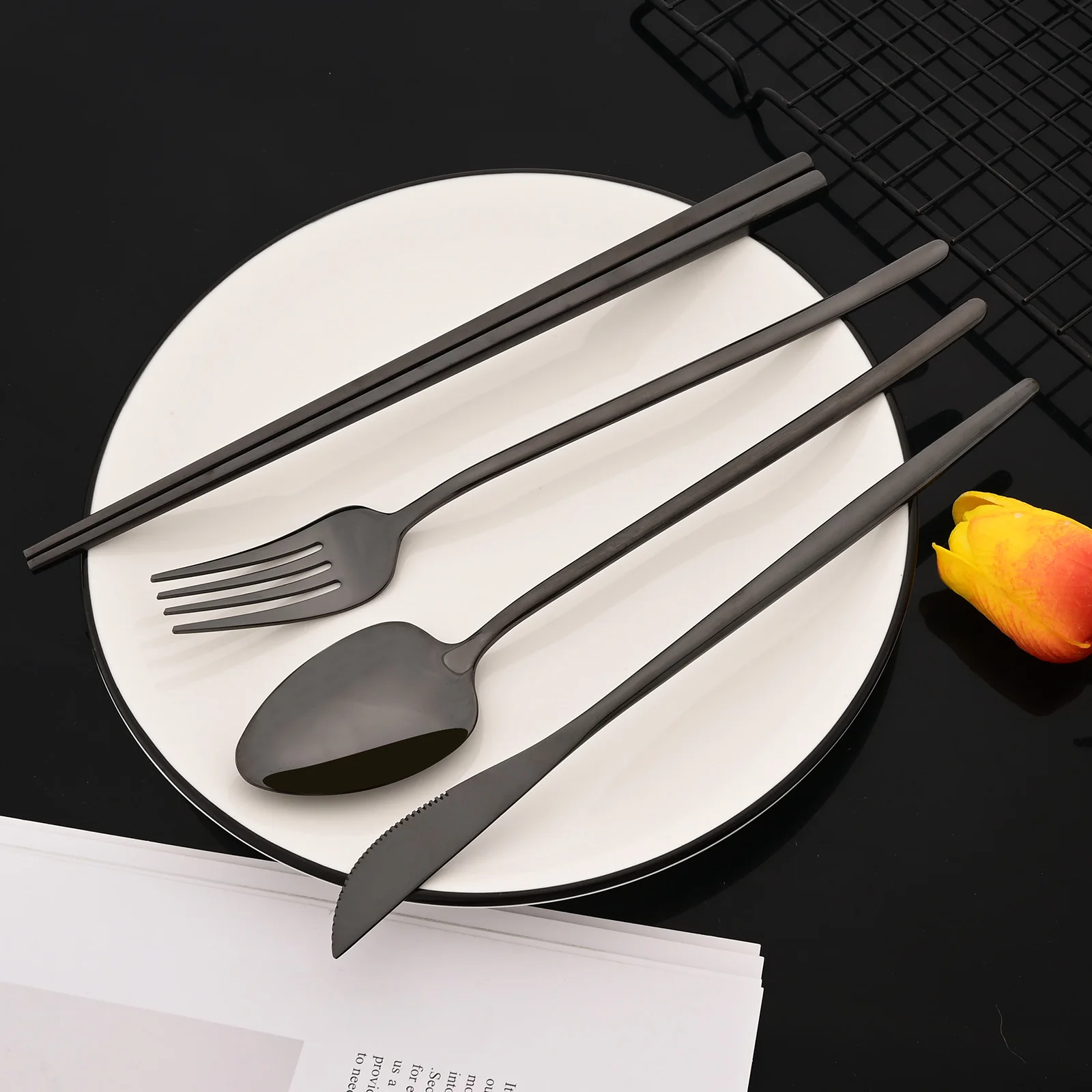 Peralatan makan Set isi 8 buah - Gold Plated Cutlery ulasan dan harga